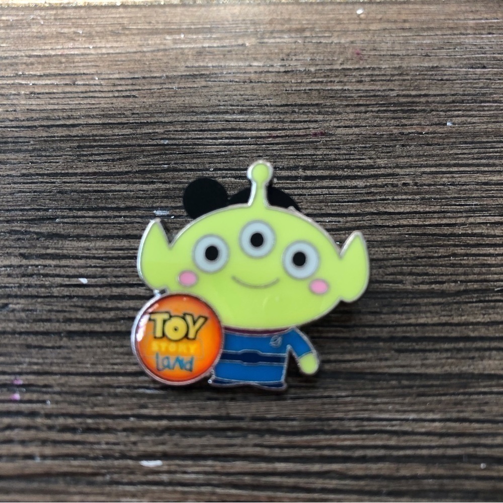 Disney Official Trading Pin: Toy Story Land Alien